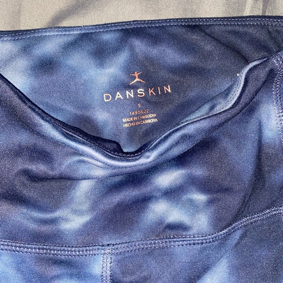 2 Piece Danskin leggings with Pockets - Picture 9 of 9